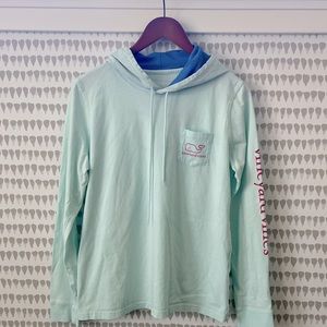 Vineyard Vines size medium hooded long sleeve tee